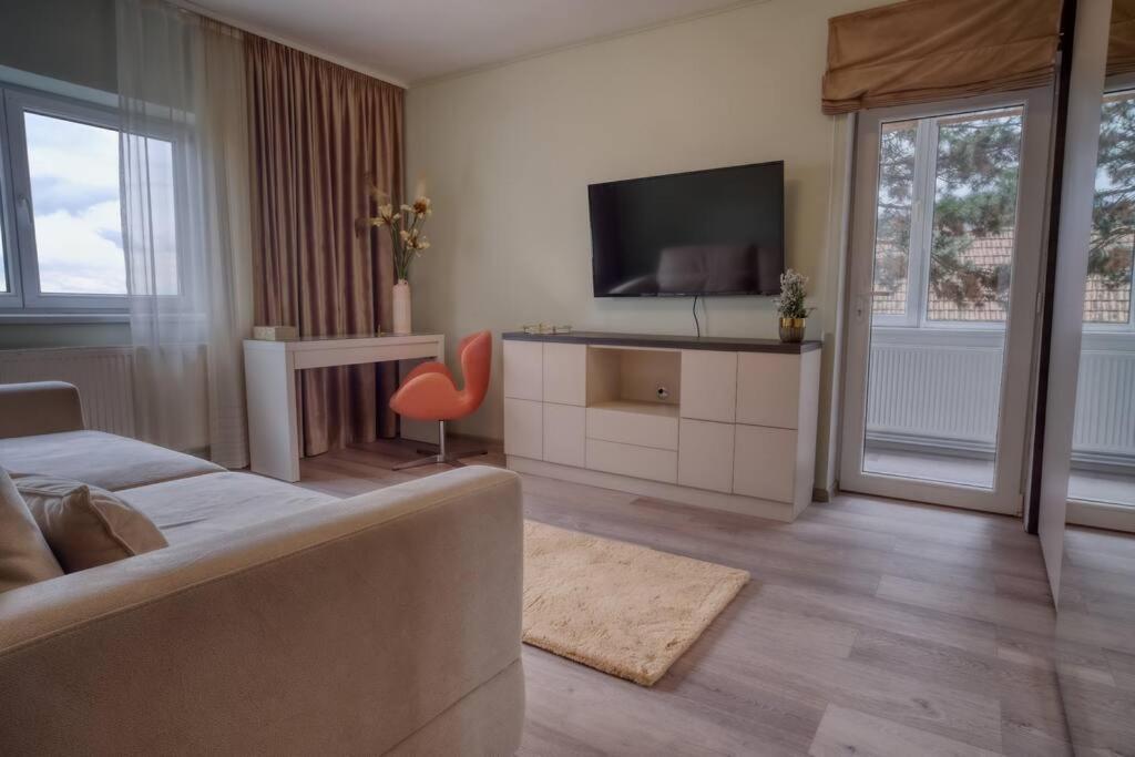Central Luxury Apartment With City View Брашов Екстериор снимка